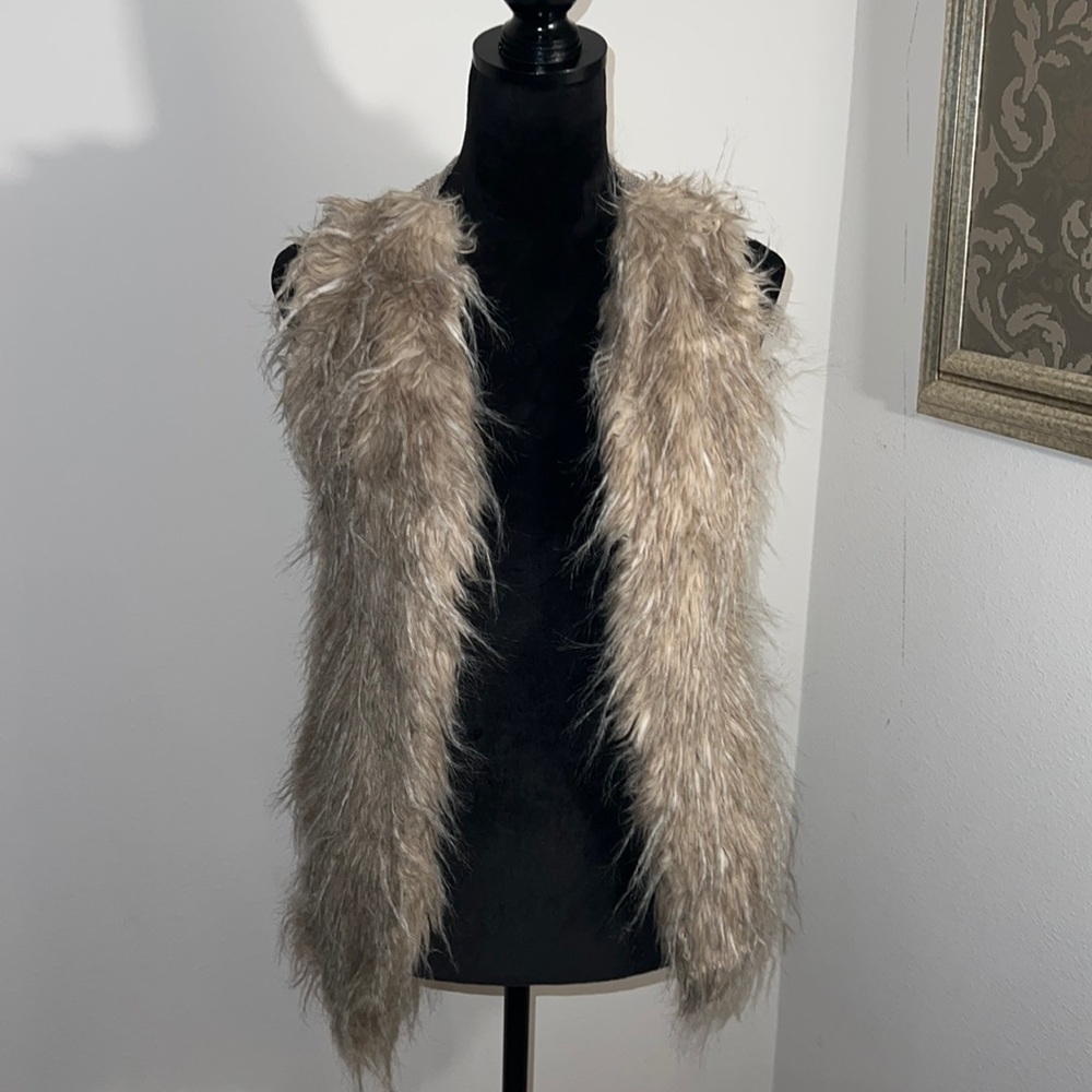 Sebby‎ Collection faux fur knit tan vest Sz S / P